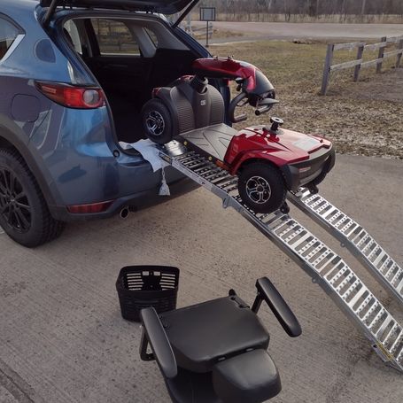 Can be loaded in an SUV using it's own power, not lifting required